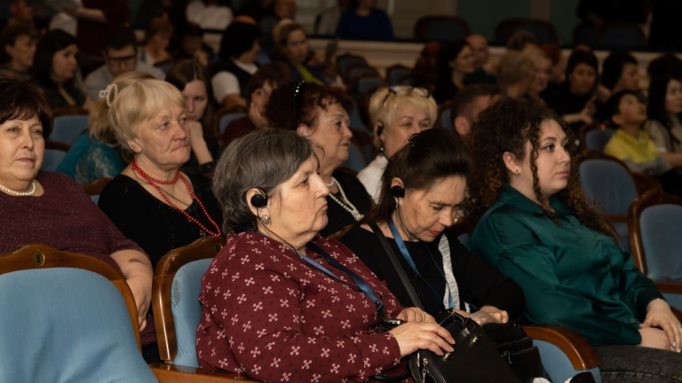 Три спектакля адаптируют для людей с нарушениями зрения в Иркутском драмтеатре